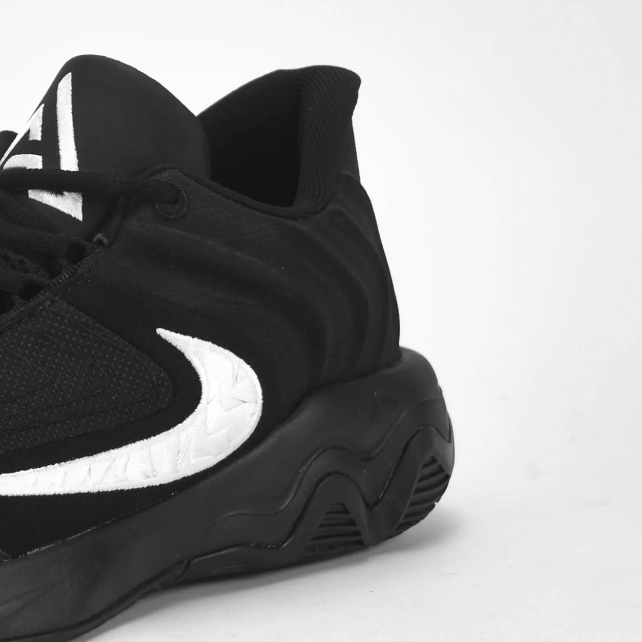 Nike Giannis Immortality 4 Original - Image 9